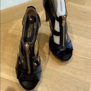 Michael Kors size 9 Black heeled Sandals